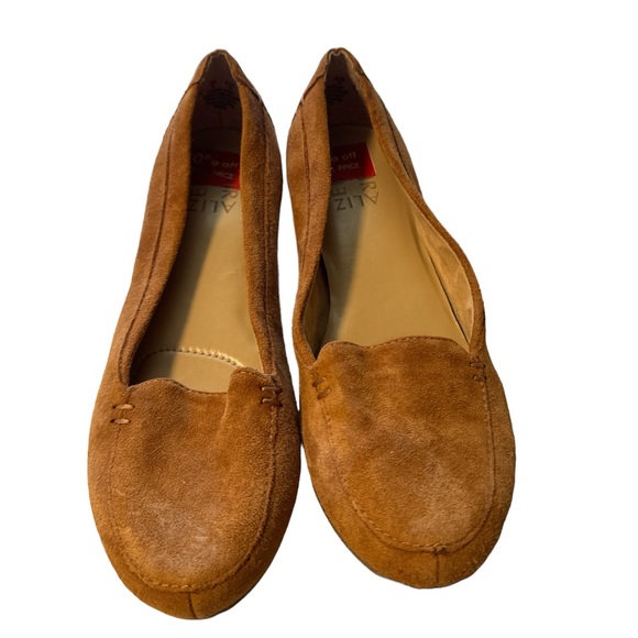 🍀 Neutralizer Camel Suede Flats Size 6 - Picture 2 of 5